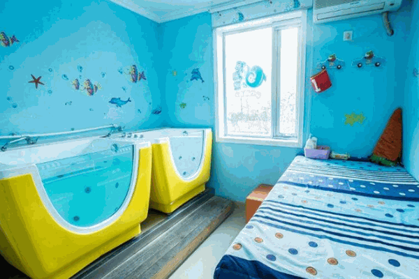 Cai.s Holley婴儿游泳馆